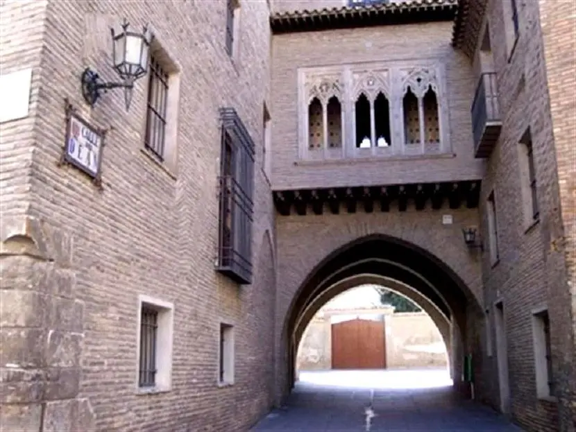 Audio guide of Zaragoza - the Arch of the Dean