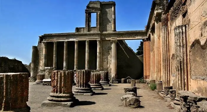 Audioguide of Pompeii - The basilica (audioguides, audiotour) 