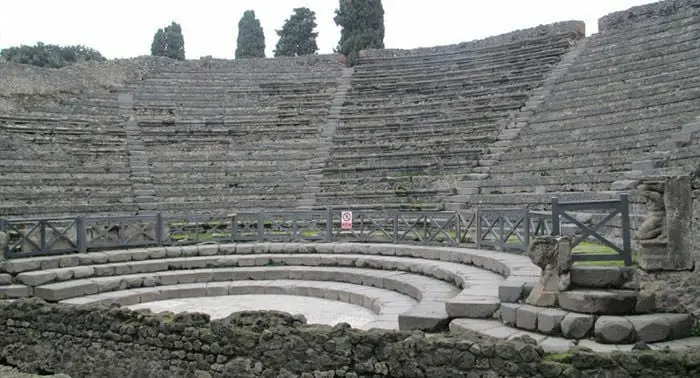 Audioguide of Pompeii - The small theater (audioguides, audiotour) 