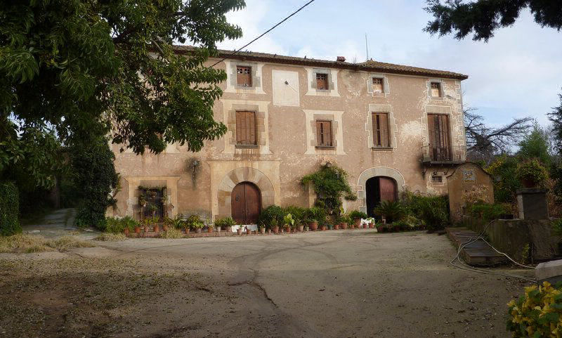 The Cal Conde Country House