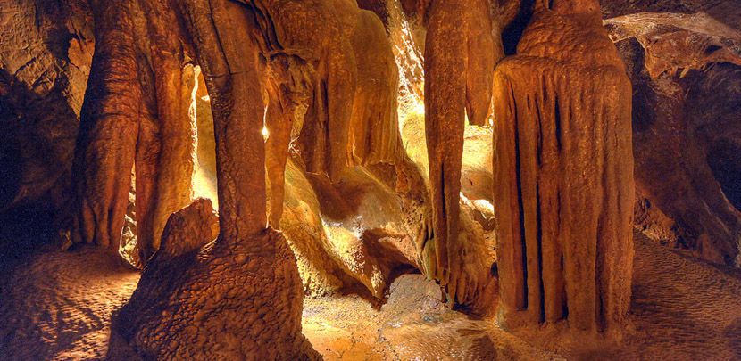 аудиоэкскурсия на подземную реку пещер Сан Хосе - сталактиты